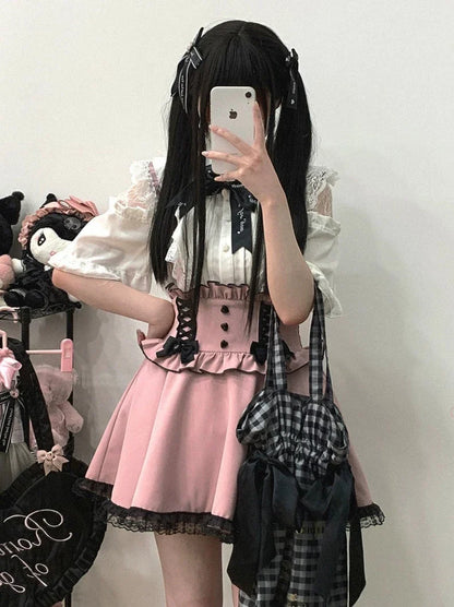 Spitzenrock mit Rüschen-Schulterriemen und Love Back