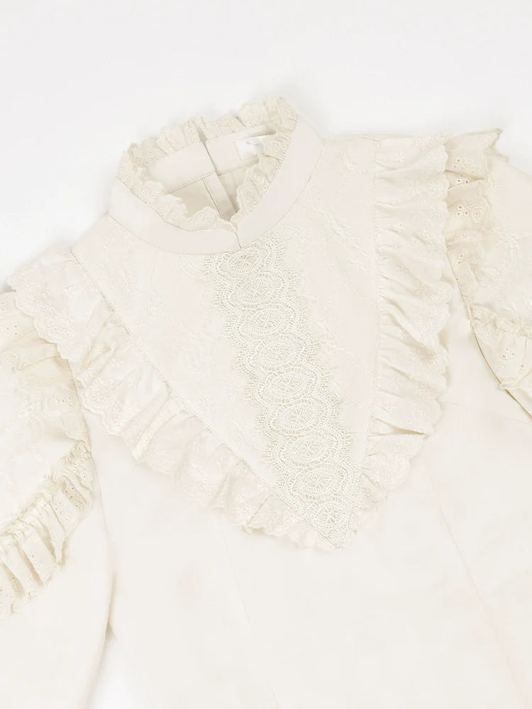 Rüschenrock mit Riemenband und Stehkragen