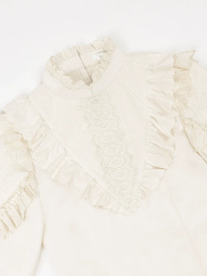 Rüschenrock mit Riemenband und Stehkragen