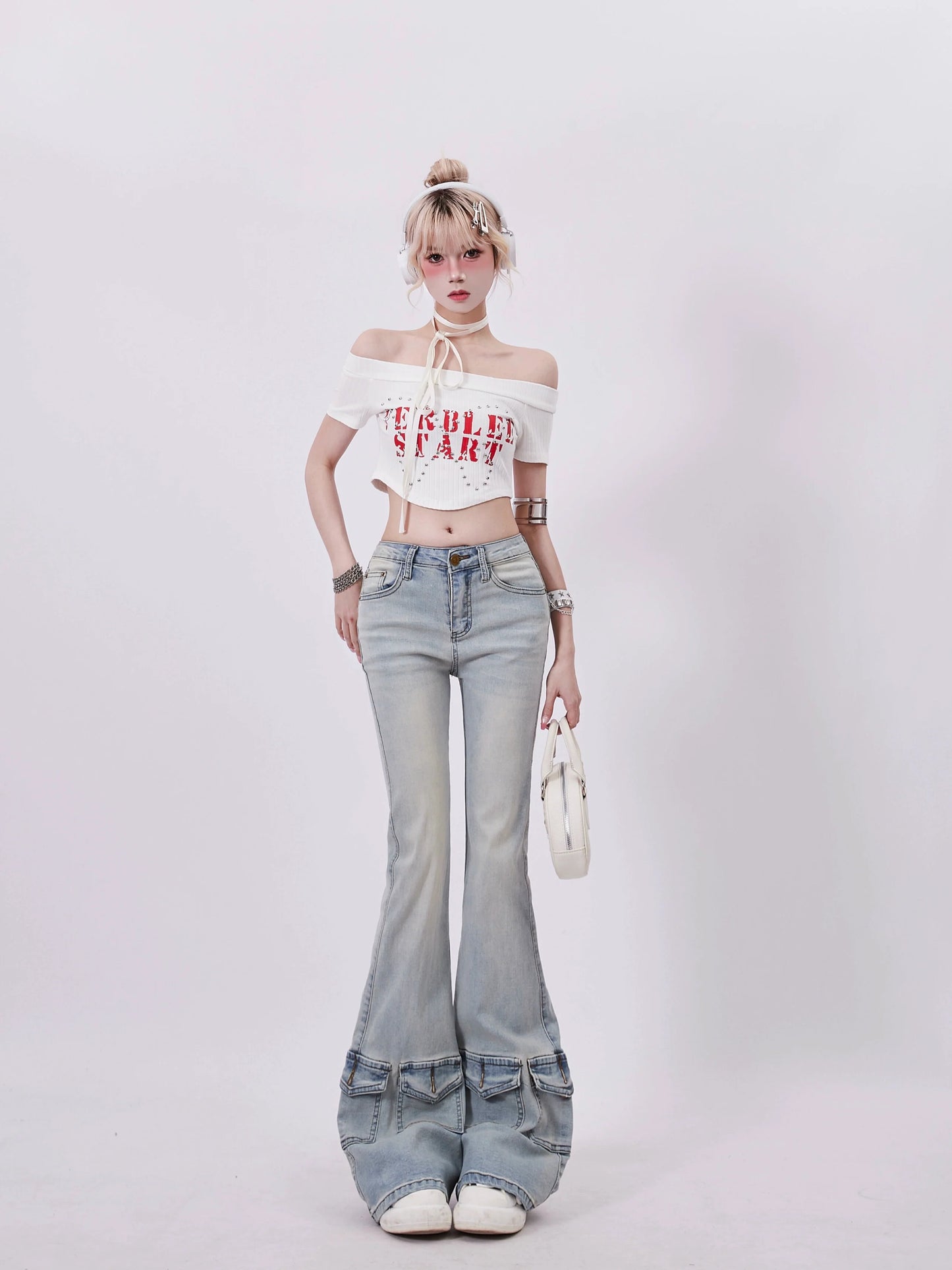 Schulterfreies, kurzes amerikanisches Top mit Logo