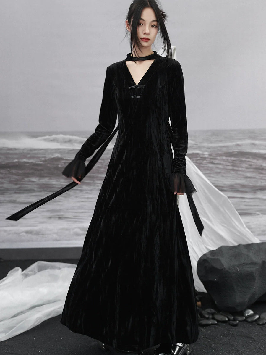 Robe noire en velours romantique rétro à col en V et maille chinoise