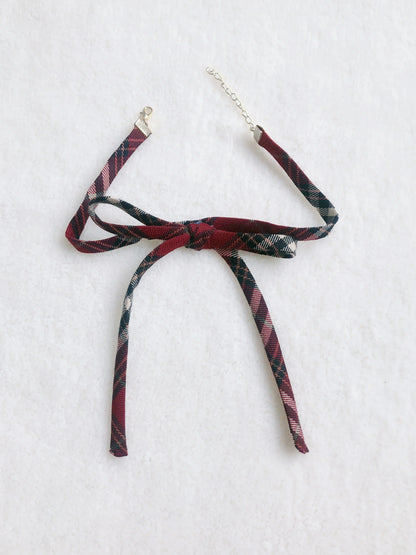 Puffkleid mit Chokerärmeln, schottische Kuchenbandhose, kariert, rot, bauschig