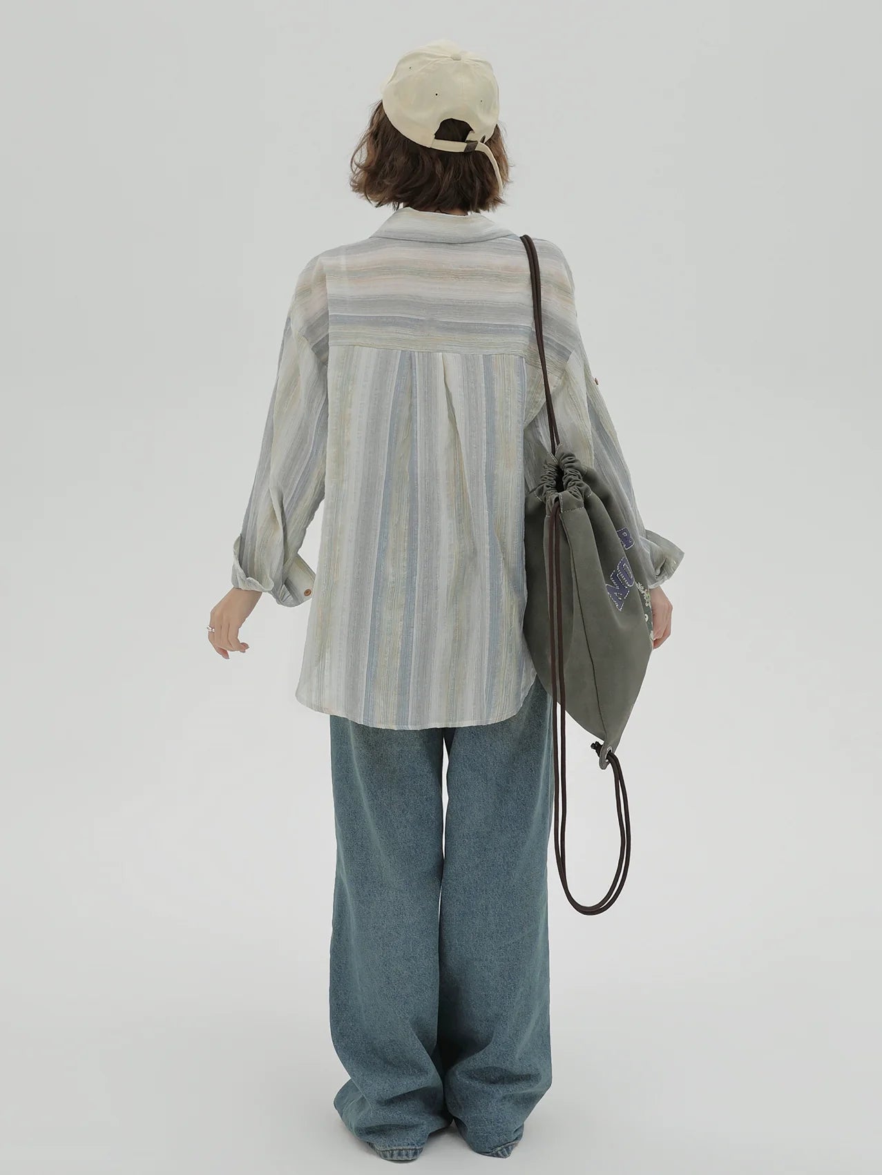 Gestreiftes Kragenhemd mit lockerem Kontrast