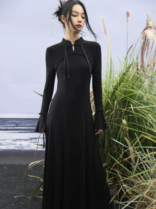 Glockenstrickkleid mit Retro-Ärmeln, Chinaschnalle, lang