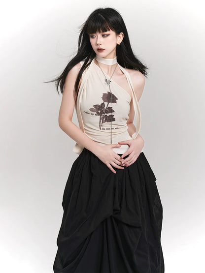 Oberteil mit dunklem Blumenhalsausschnitt