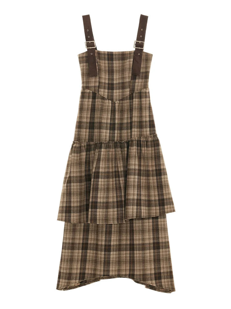 Strapsrock aus beschädigtem Leder mit Karomuster