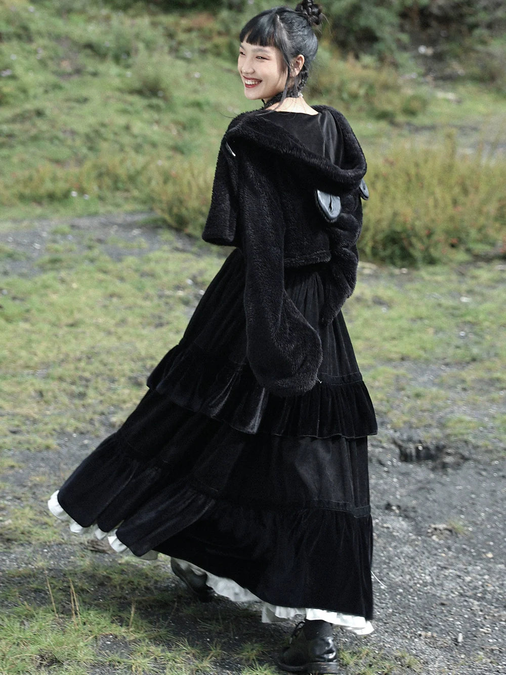 Ausgestellter Rock aus gespleißtem Cord mit Rüschen