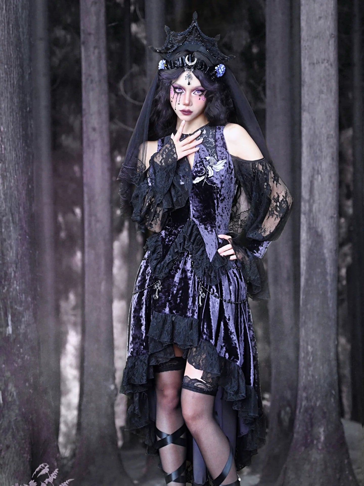 ルナフ ベルベット刺繍 ゴシックベルトップ レーススリーブカラー ポインテッド