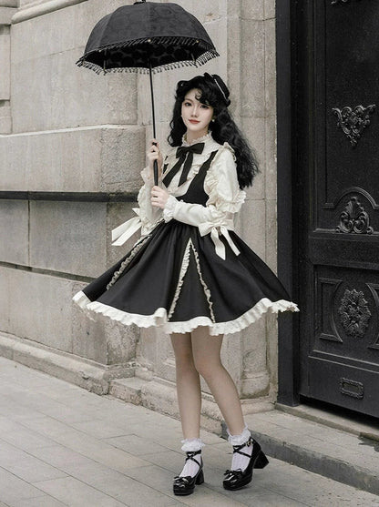 Rüschenrock mit Riemenband und Stehkragen