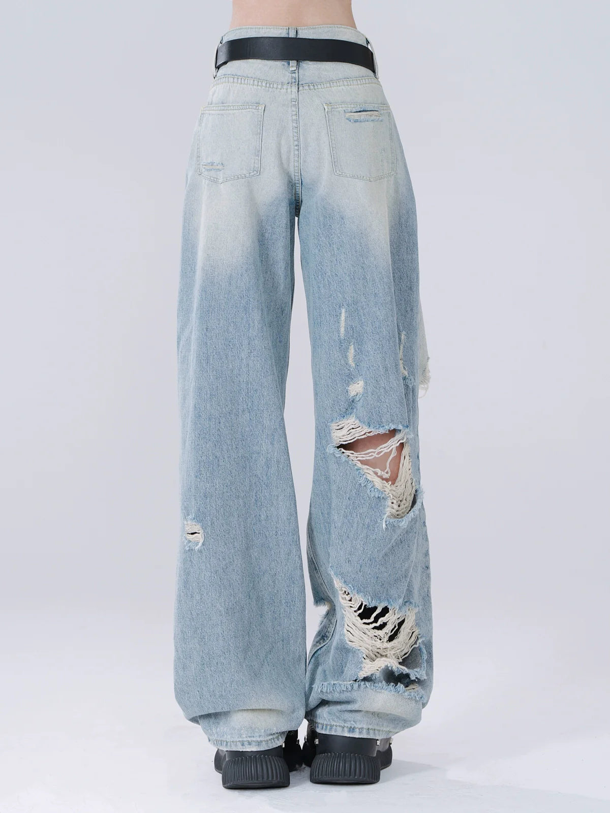 スタイルストリートブルーの破れデニムホール