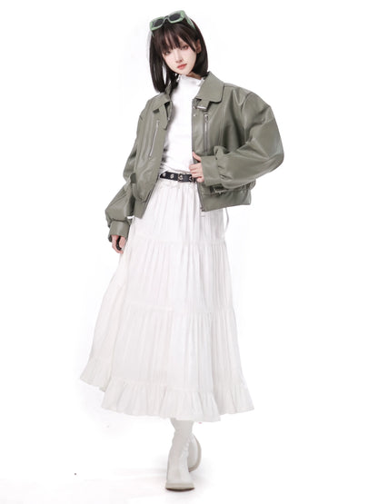 Frische grüne Silberfuchs-Lederjacke mit Glocken-Bet-Oberteil und Rock