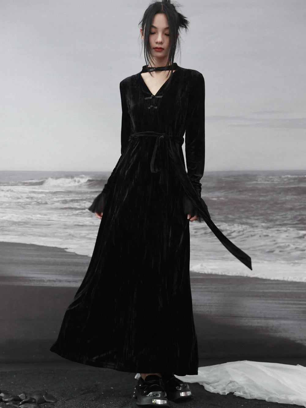 Spleißständer Chinesisches V-Kragen Mesh Romantisches Retro Samt Schwarzes Kleid