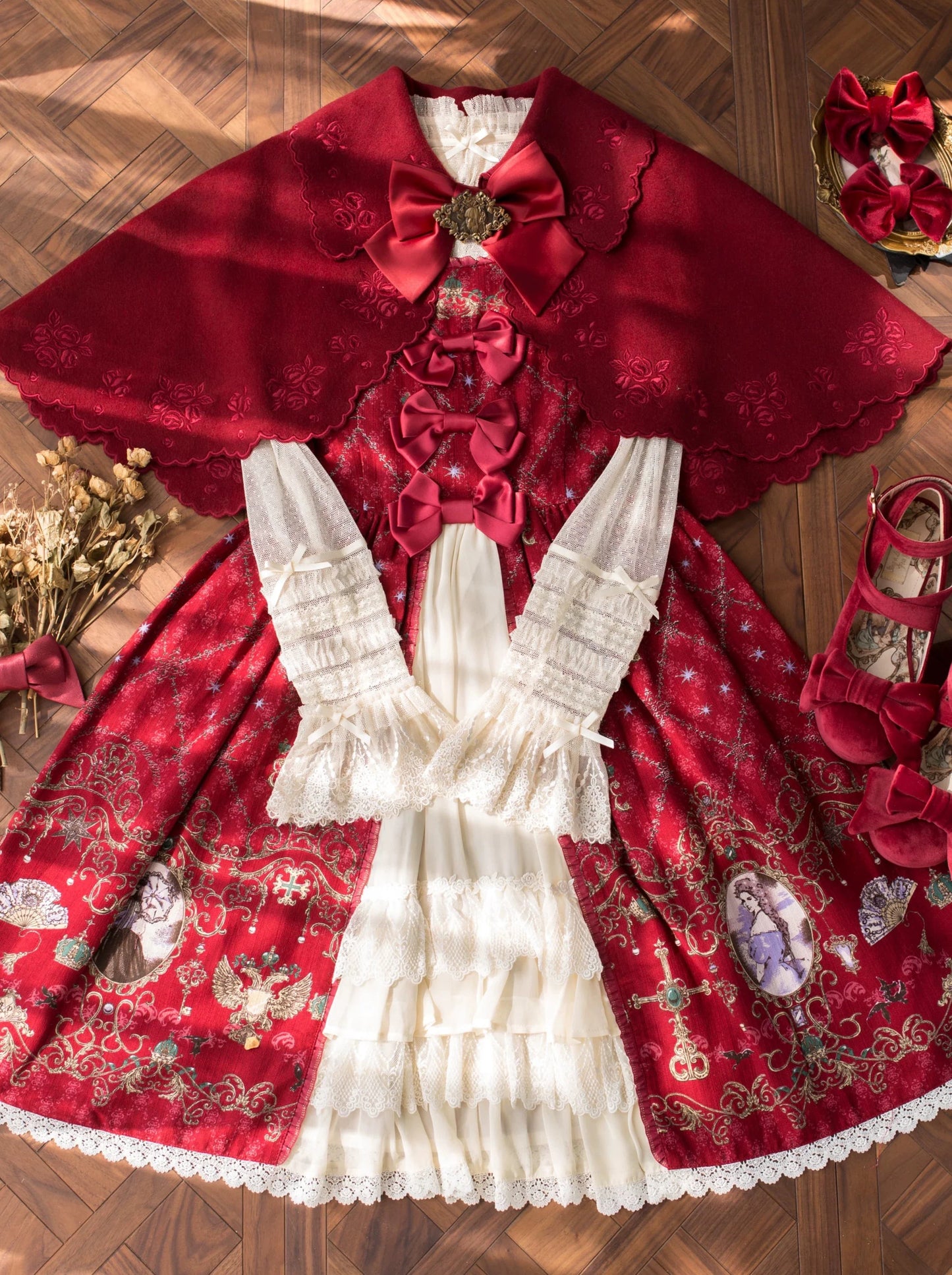 Lolita Cape Dry Doll Antiker Embroy Cape