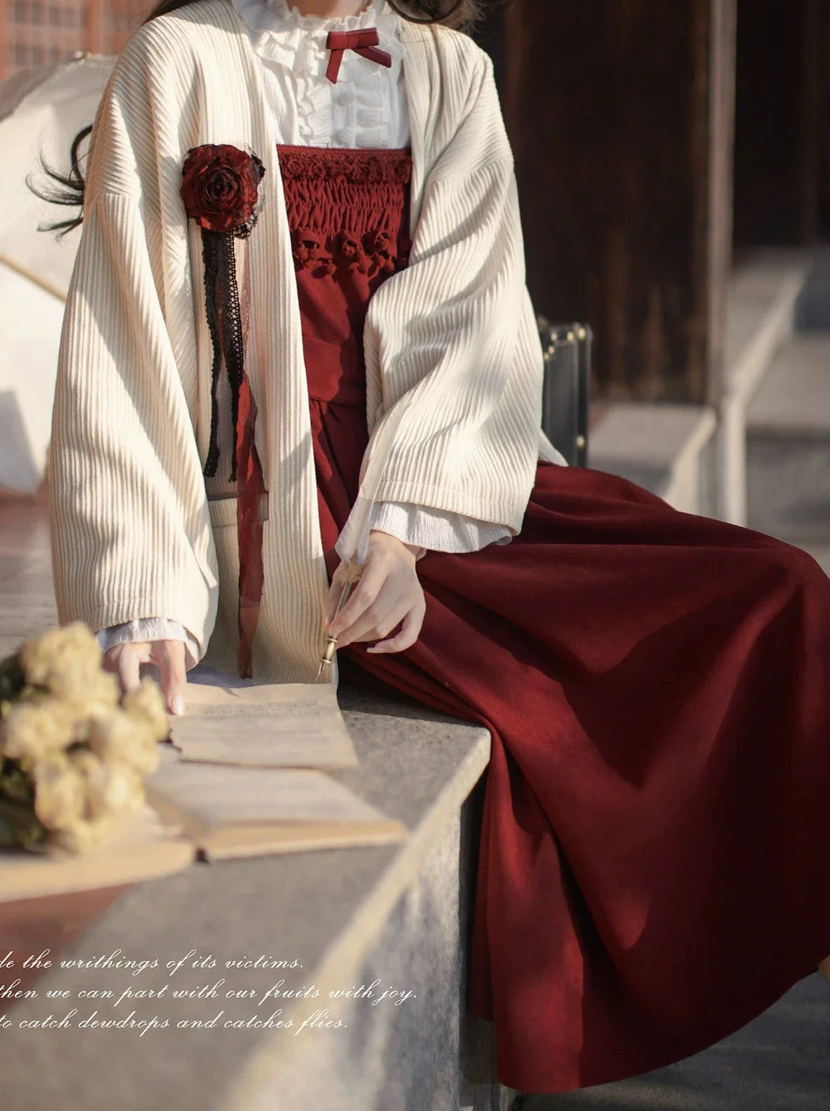 Rose Weave Suspender + Innershirt Feather + White Dress Poem Corsage + Red Ruffle Ruffle Retro Rose Jacket