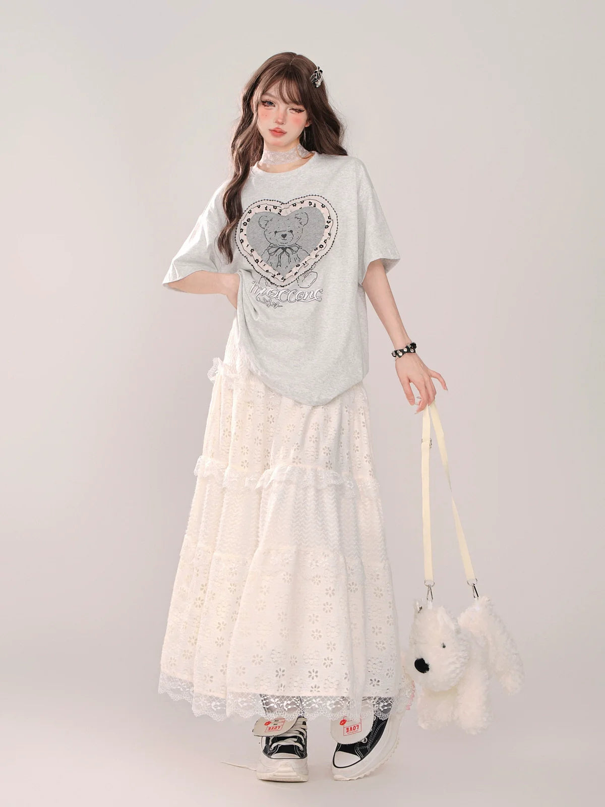 Süßer, mädchenhafter weißer Rock lang