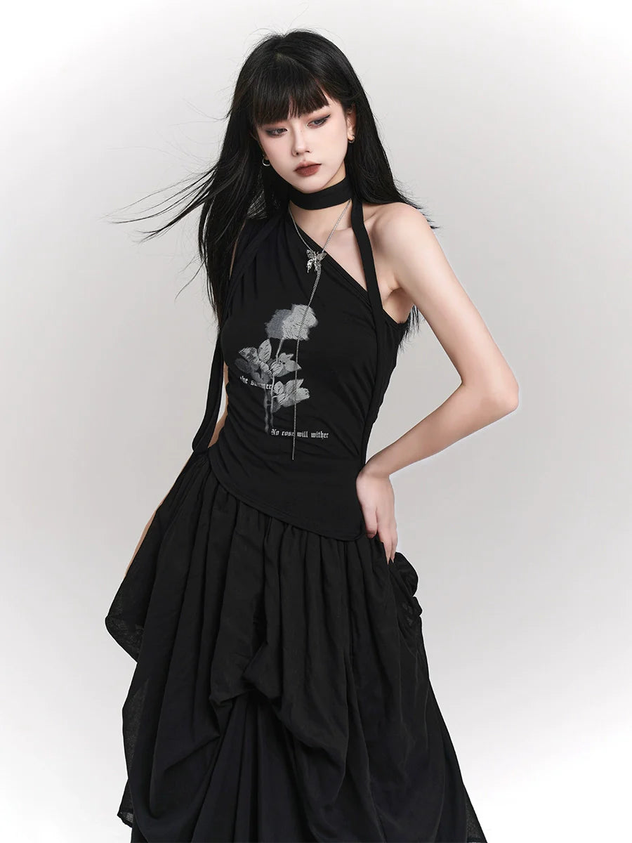 Oberteil mit dunklem Blumenhalsausschnitt