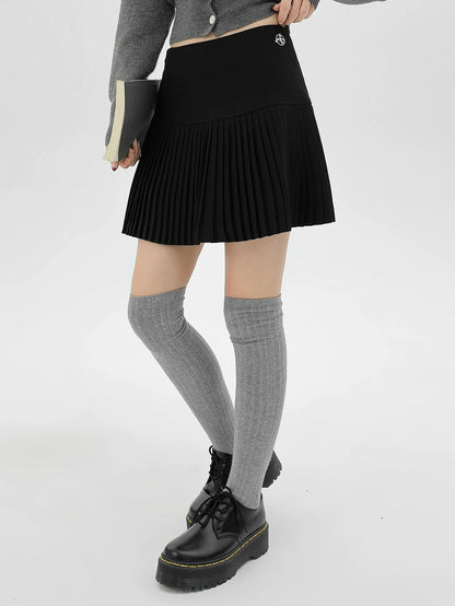 ブラックAラインプリーツスカート