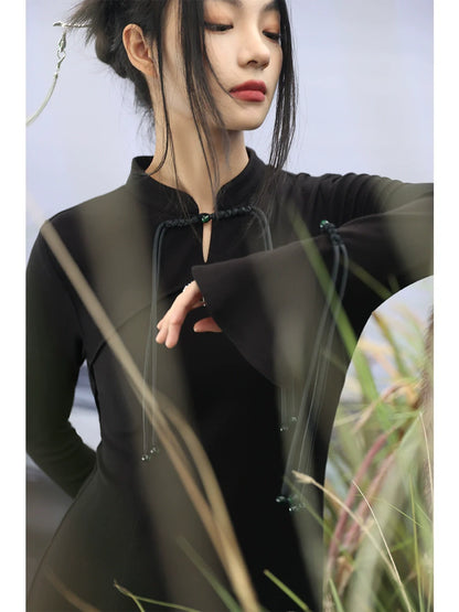 Glockenstrickkleid mit Retro-Ärmeln, Chinaschnalle, lang