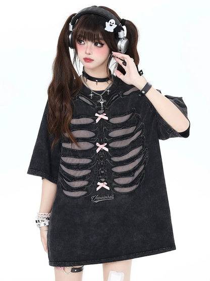 Loose Dark Subculture in T-Shirt Hole American the Wall