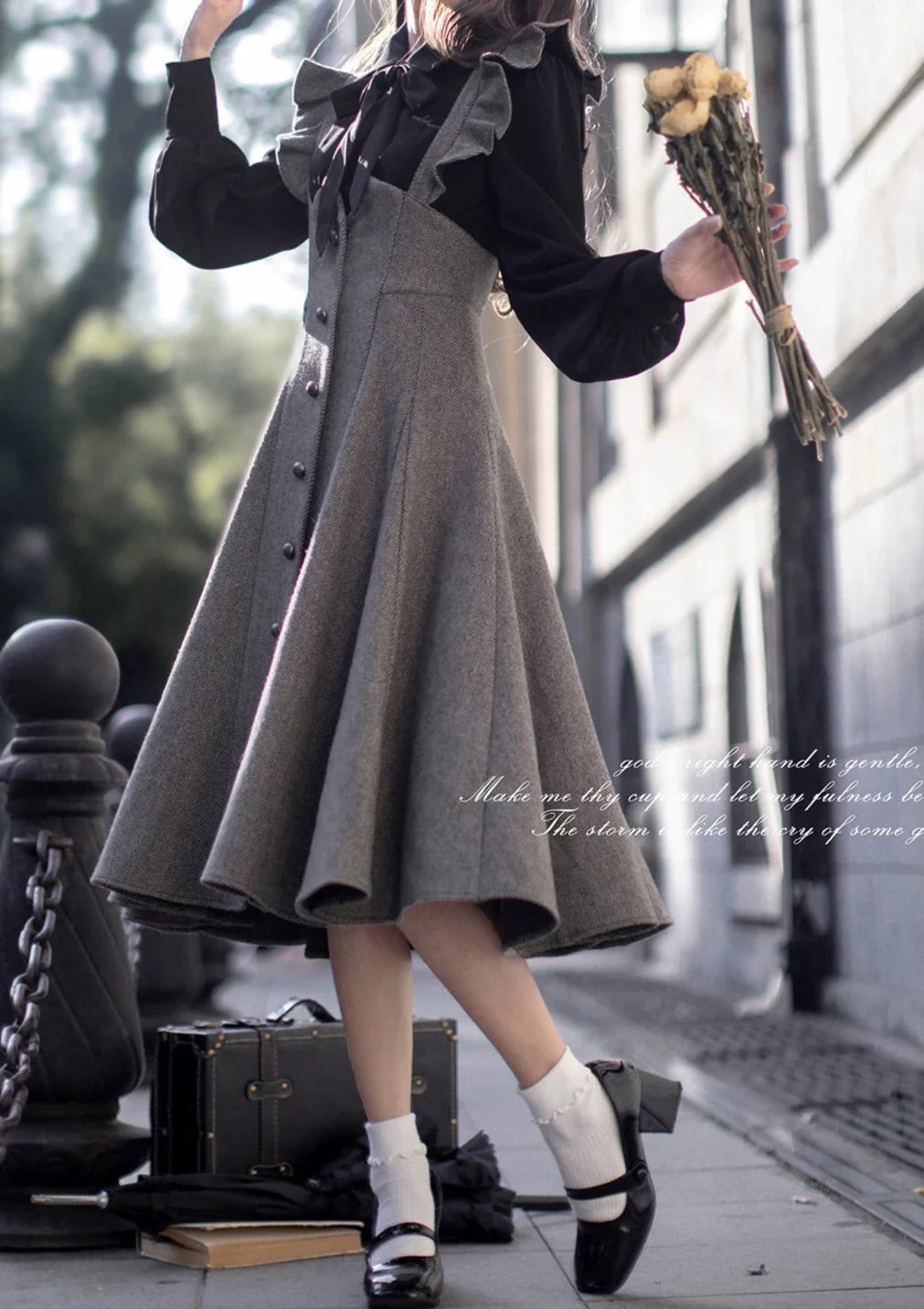 Suspender Retro Shirt Ruffle Ribbon Skirt Elegant Sleeve Black + Volume Shoulder