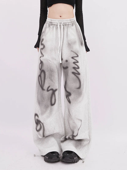 Illustration Weite Sweathose mit transparentem Schnitt