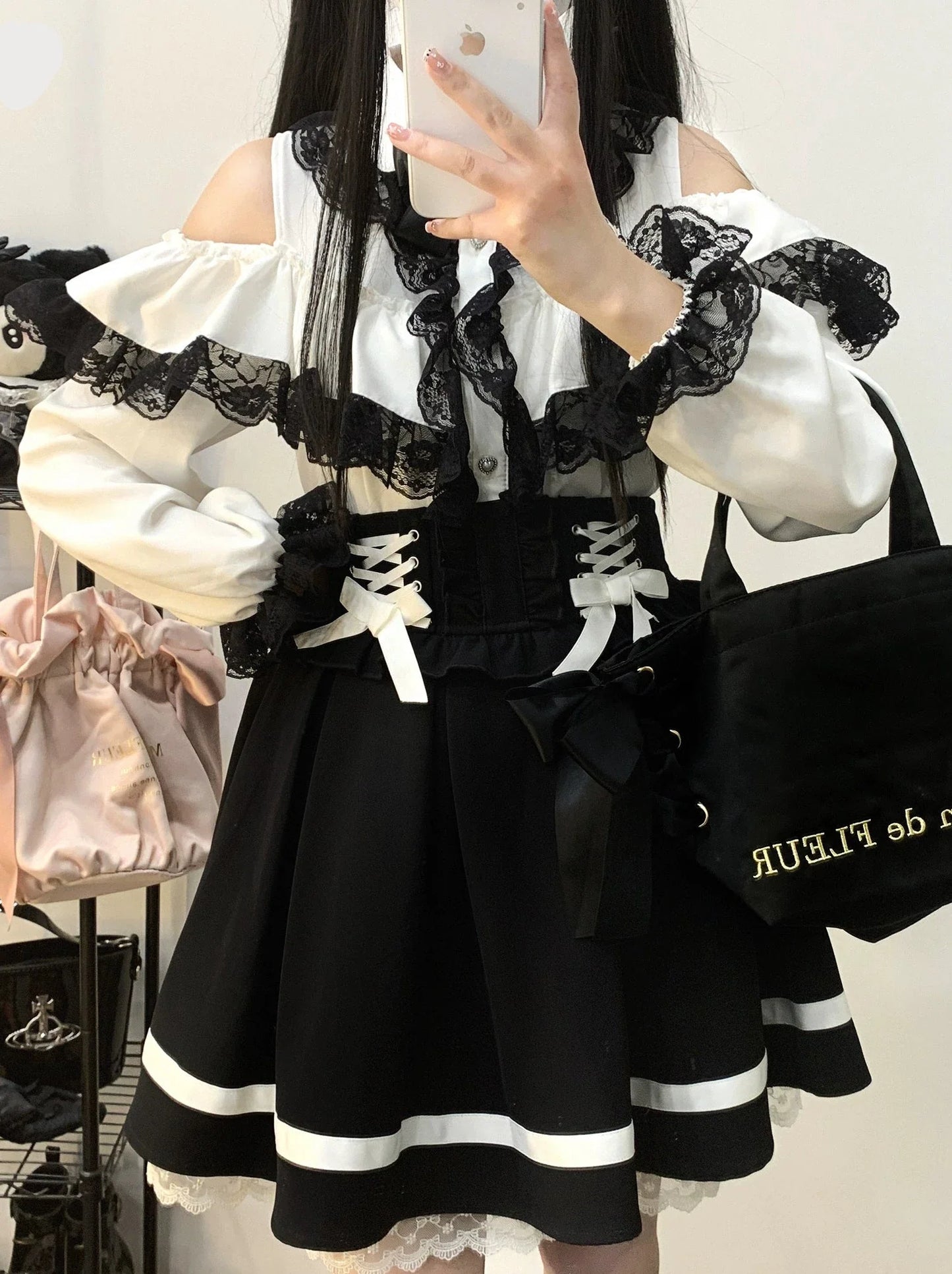 Schulterfreies Hemd mit Schleifenspitze