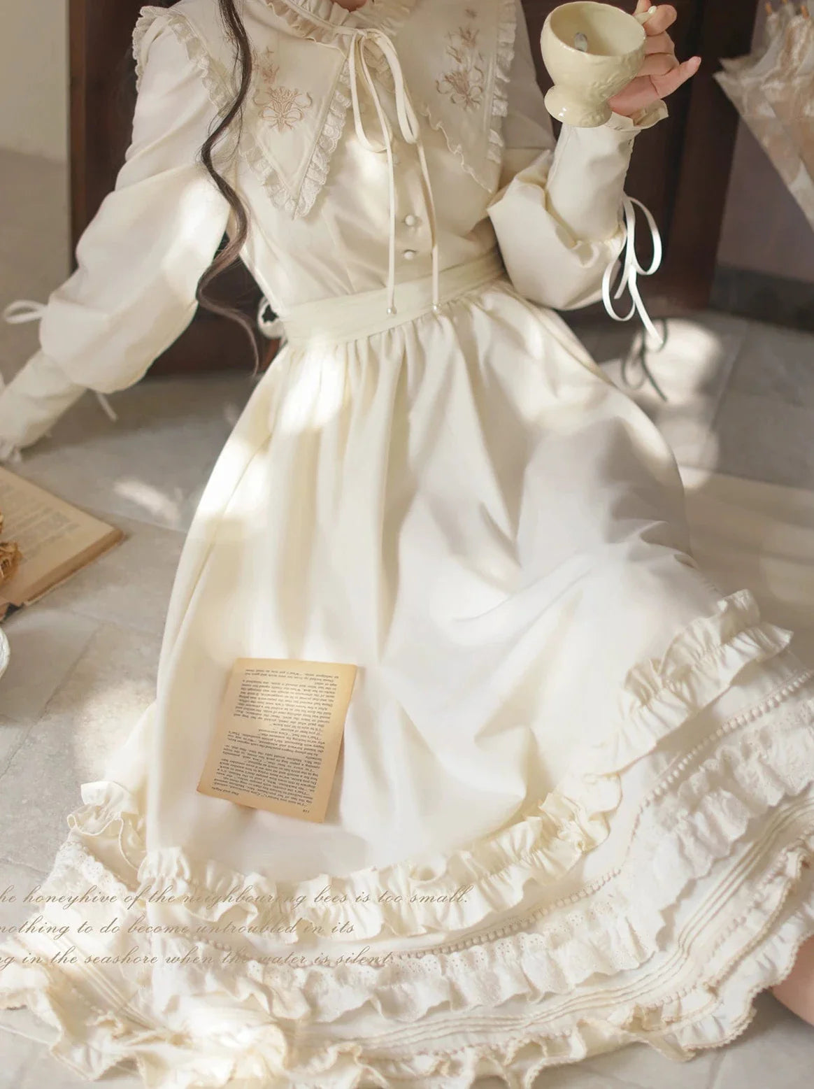 リボン ヴィンテージ フレンチウエスト ドレス 刺繍 ロマンチック
