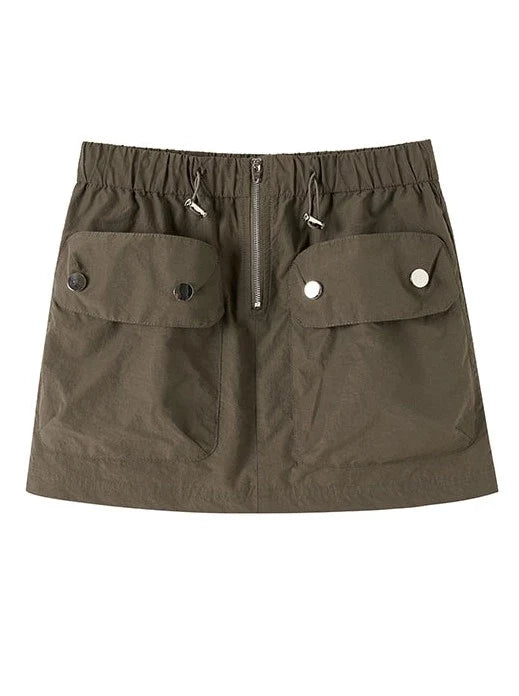 モードなオフショルダートップス＋ダブルポケットスカート