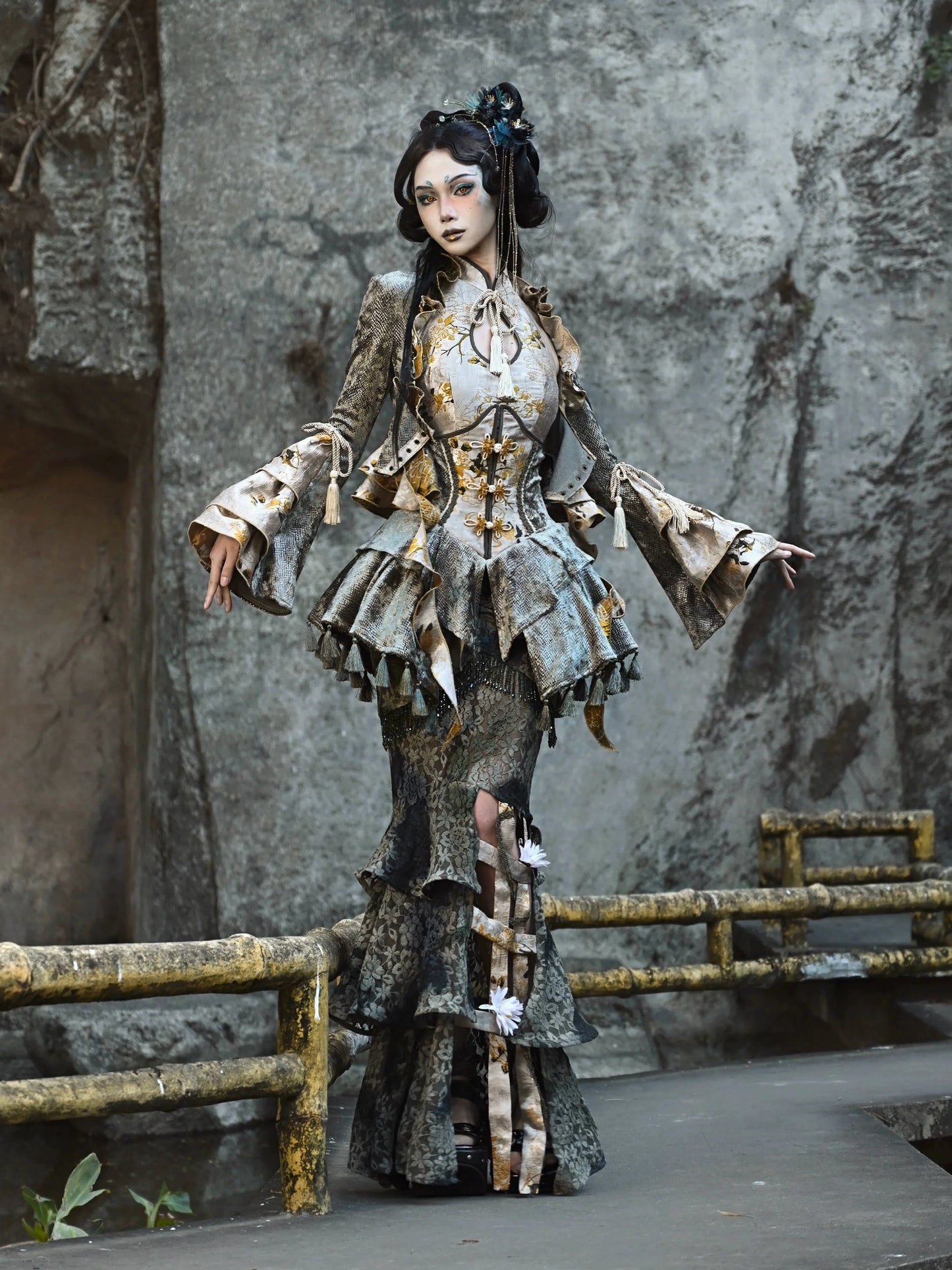 ディスクバックルタッセルフィッシュボーンチャイナウエストバンド