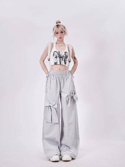 Weite Hose mit doppeltem silbernen Band