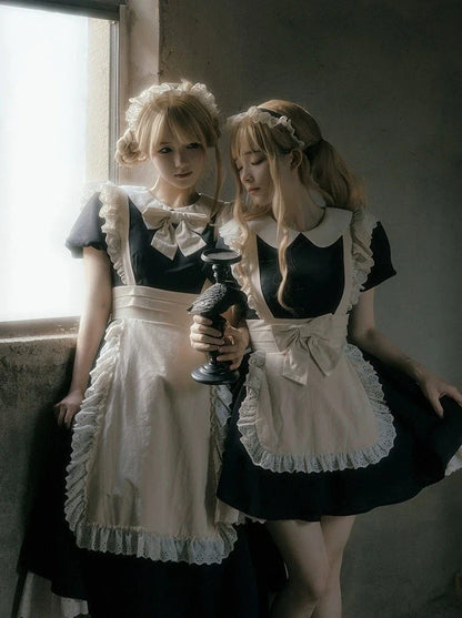 Dienstmädchenkleid Spitze Plissee