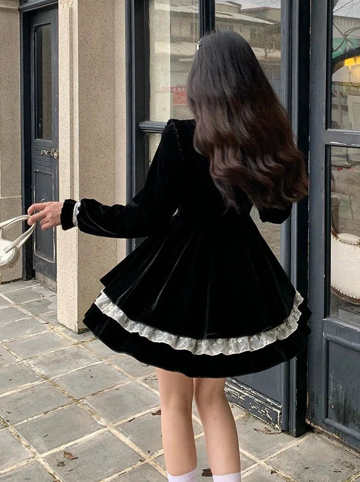 Schwarzes Kleid Flared Girly