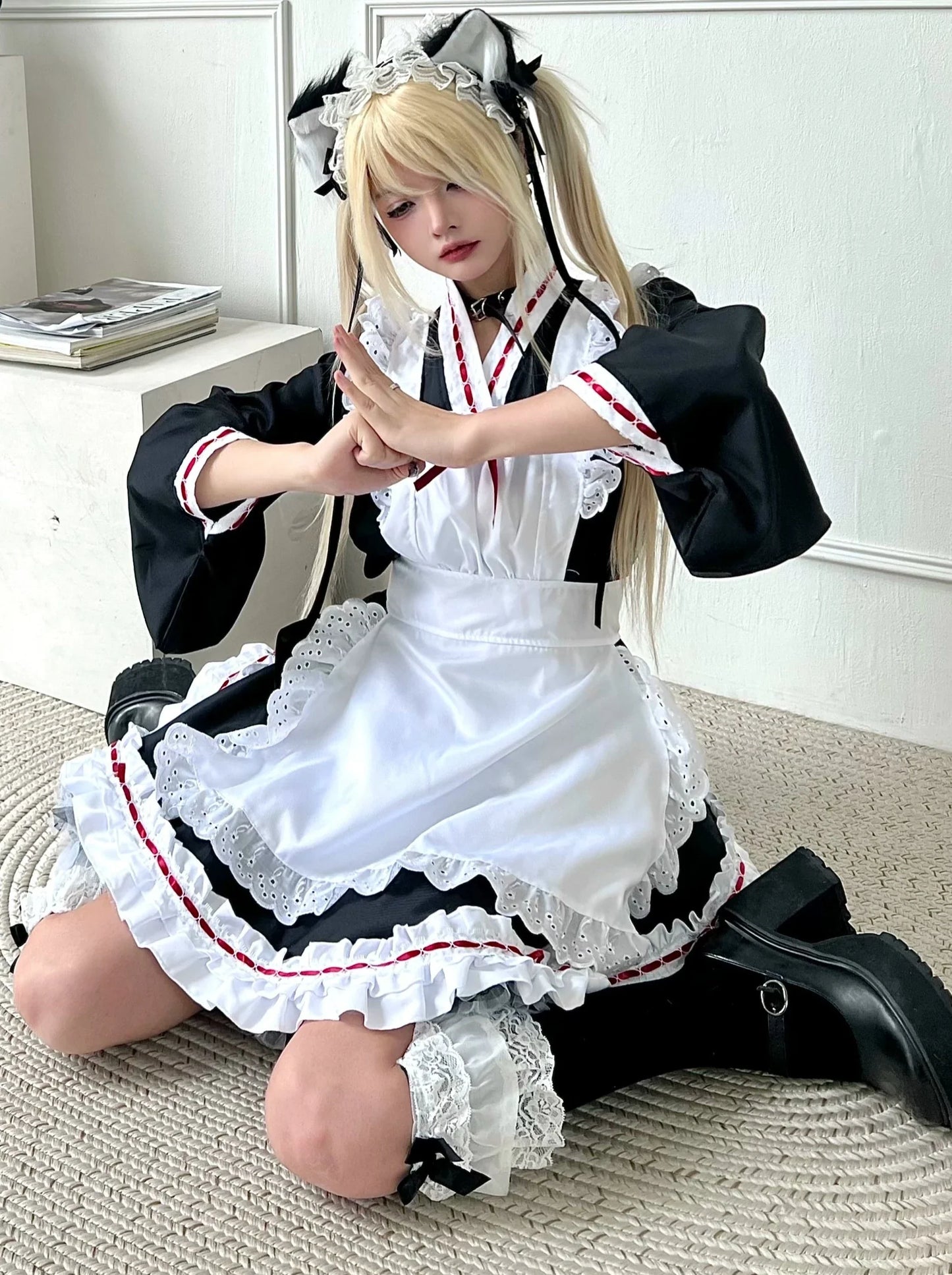 Kleid Monochrome Maid Frilled