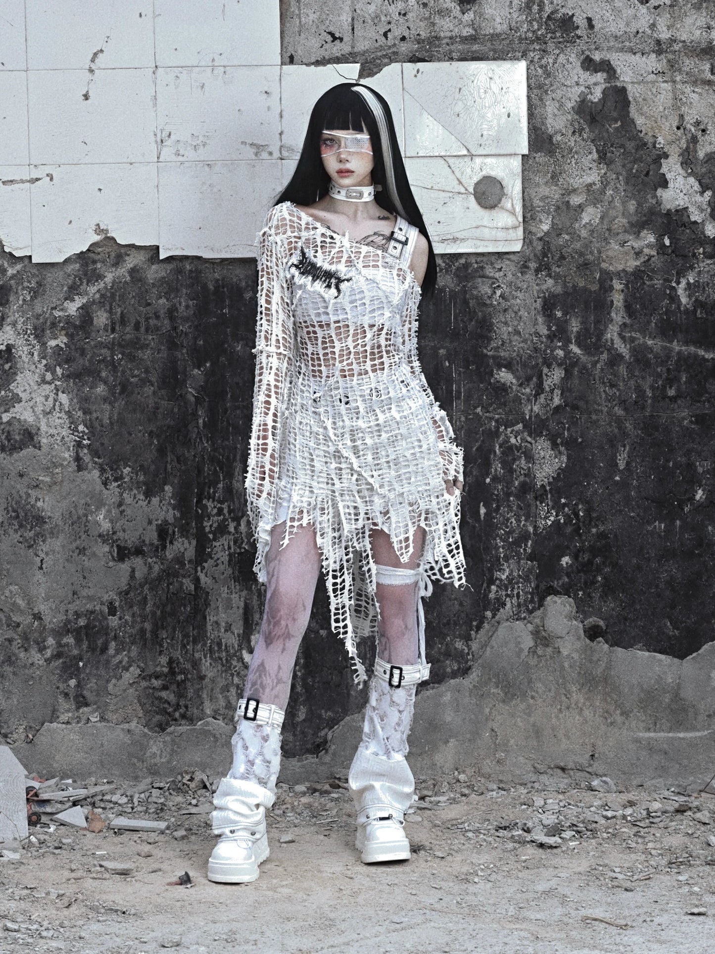 Top Gothic Weiß Beschädigt