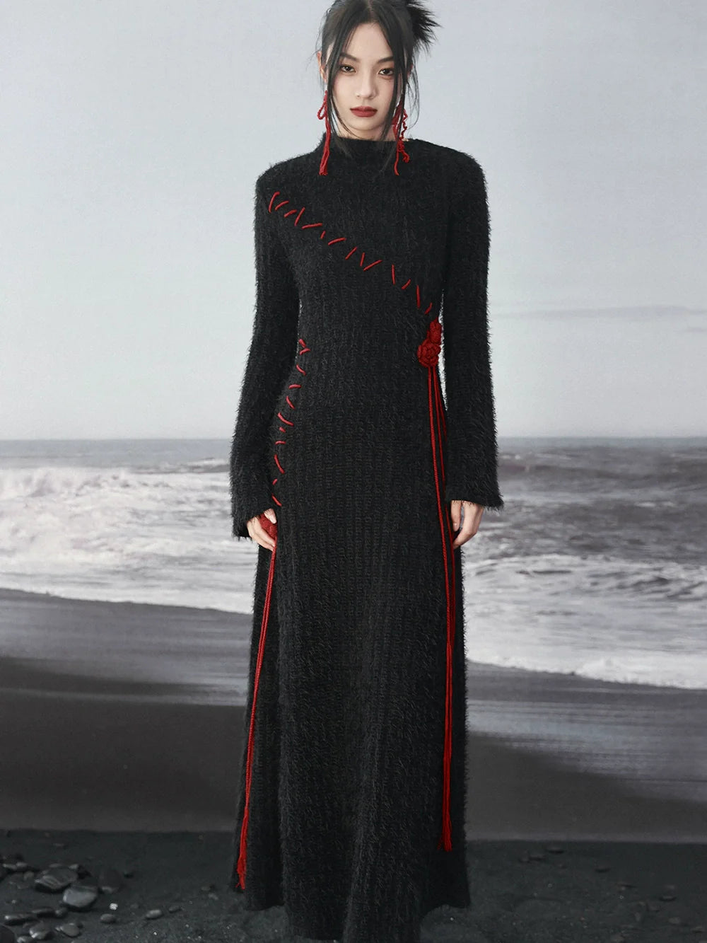 Kontrastkleid Rose Unregelmäßig Rot Strickärmel Dunkel Schwarz Glocke