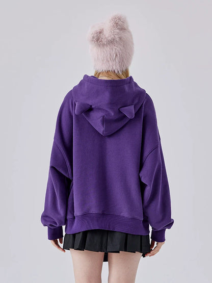 Dunkler Katzen-Hoodie mit Kapuze