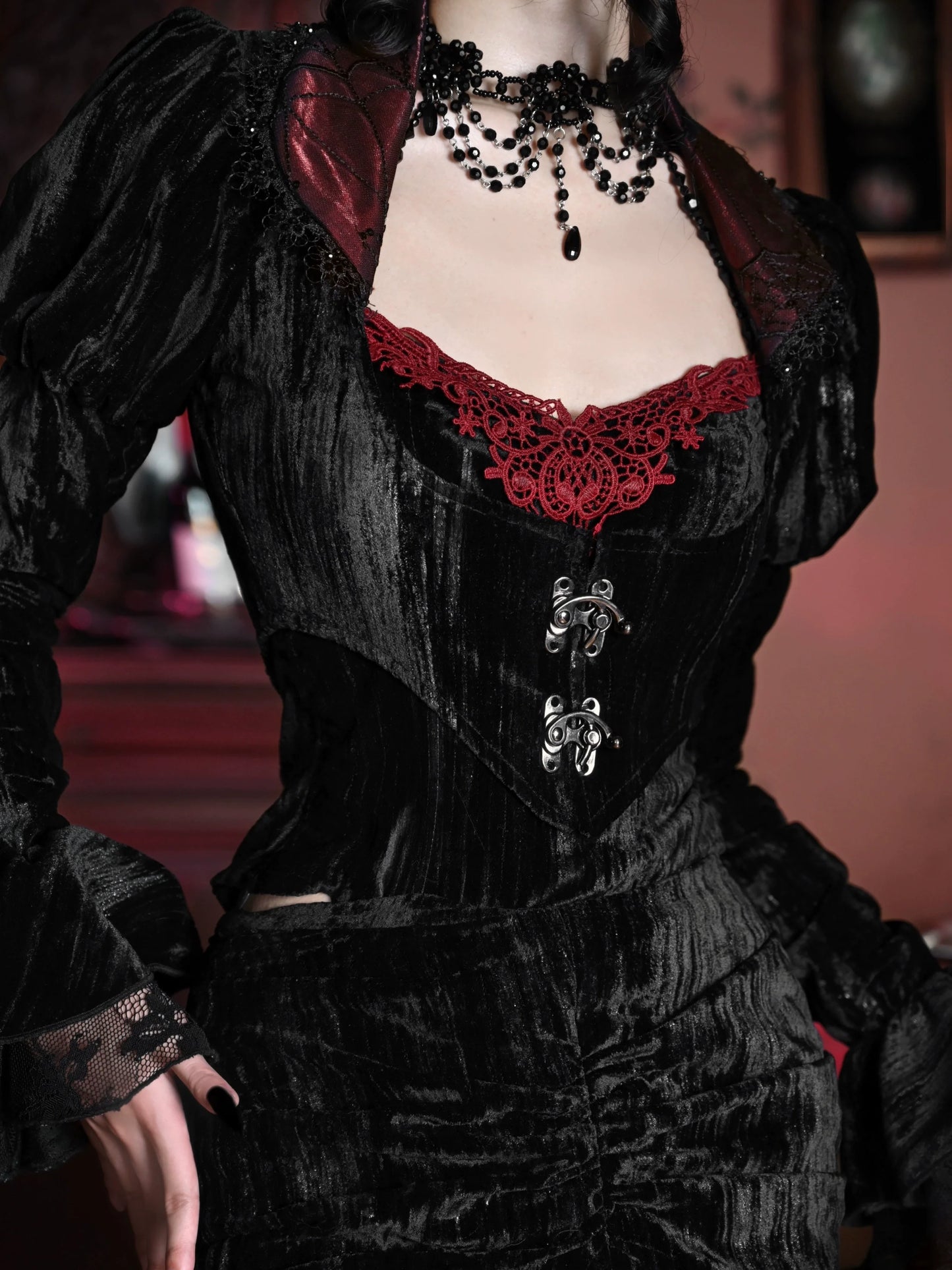 Kurze Gothic Spinnenjacke aus Samt