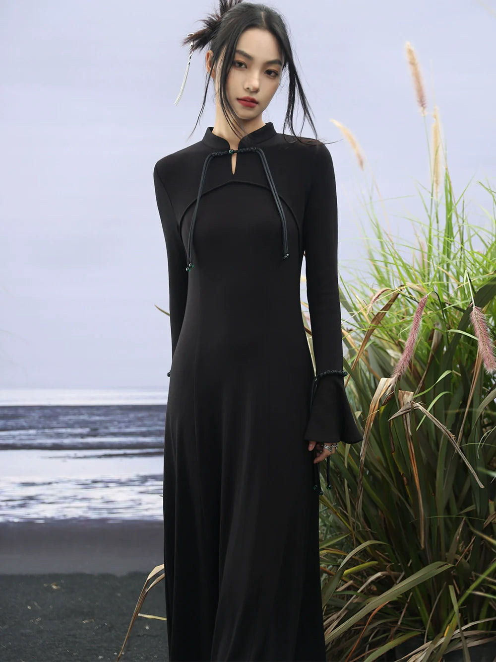 Glockenstrickkleid mit Retro-Ärmeln, Chinaschnalle, lang