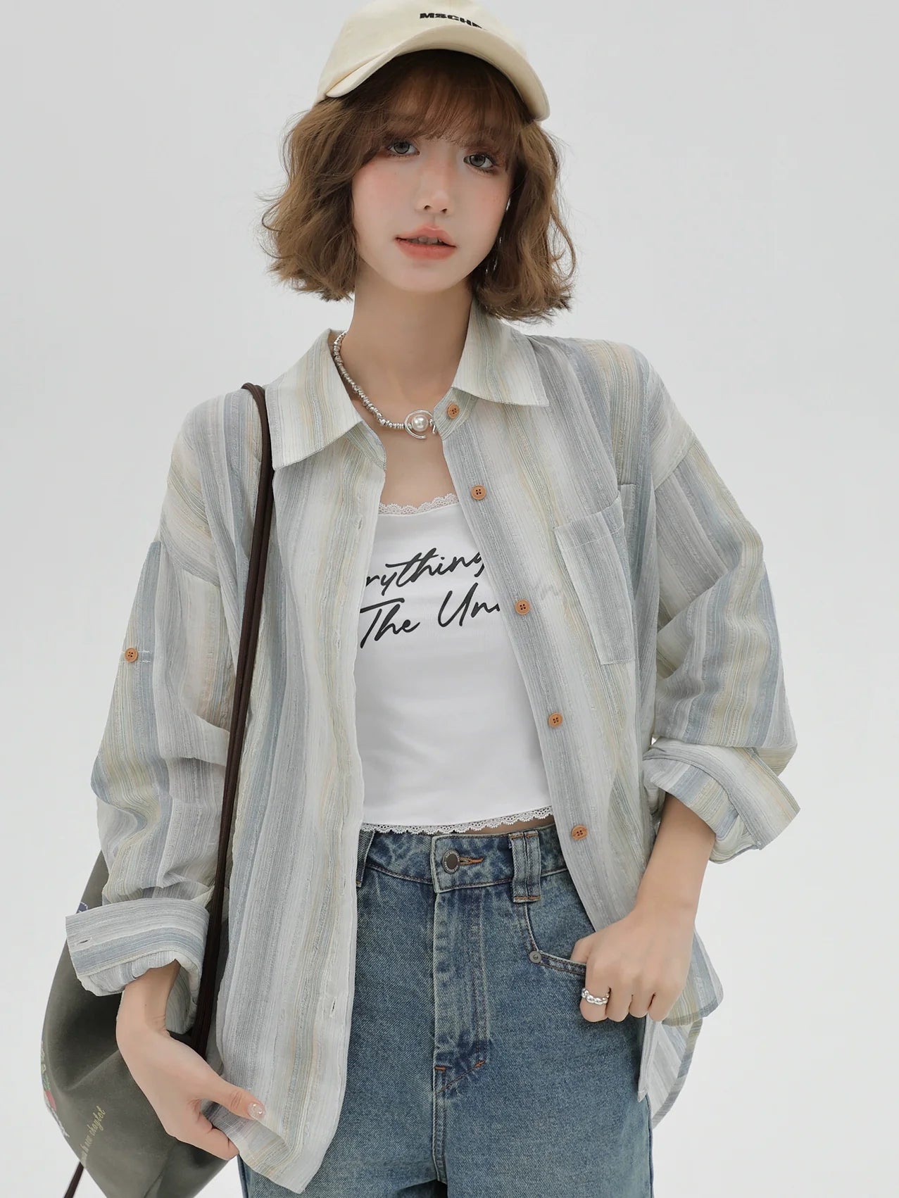 Gestreiftes Kragenhemd mit lockerem Kontrast