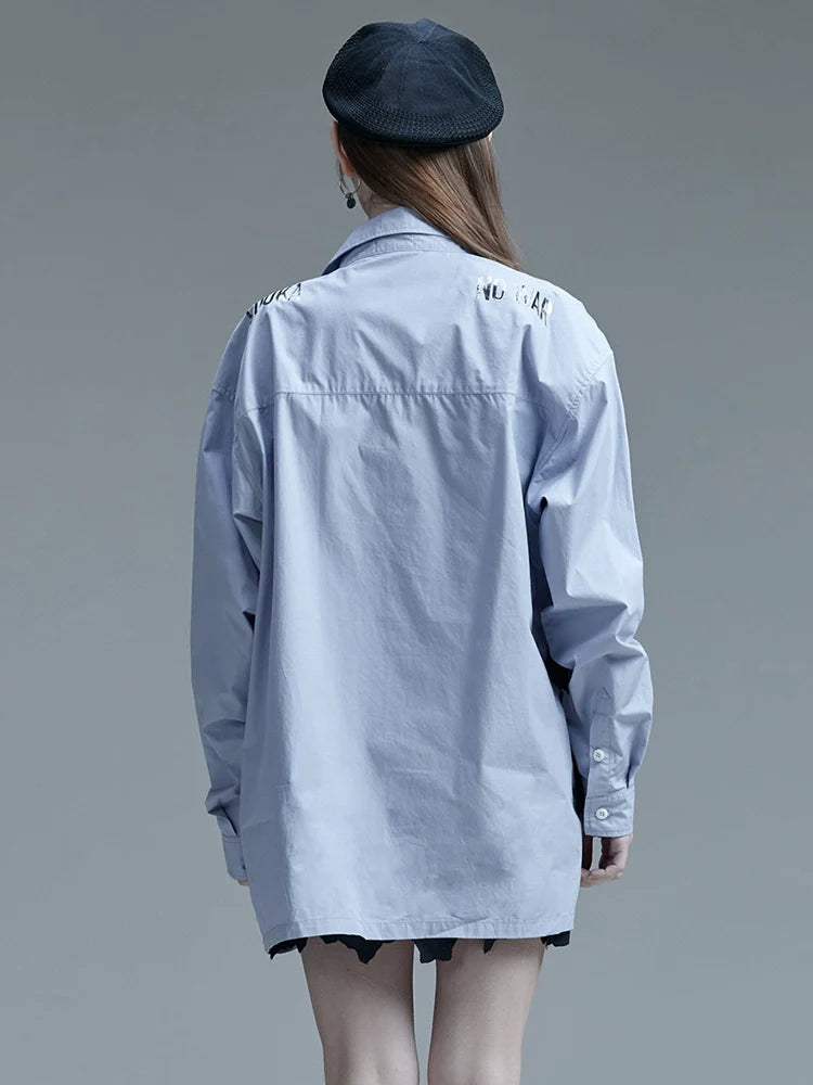 Lockere Weste mit Hemdakzent