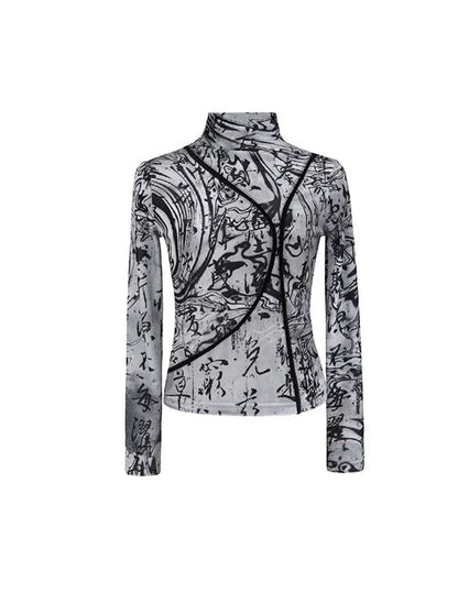 Schlankes Top mit dunklem Halsausschnitt und hohem Samt