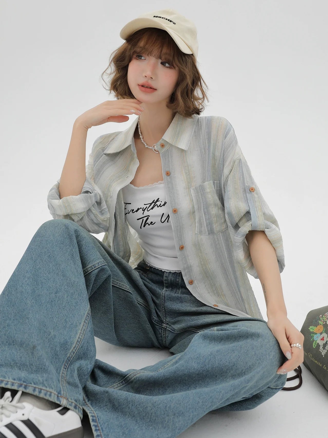 Gestreiftes Kragenhemd mit lockerem Kontrast