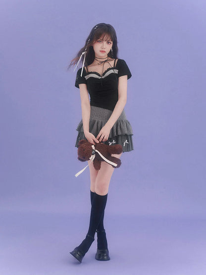 Zweiteiliger Kragen mit asymmetrischem, quadratischem Oberteil