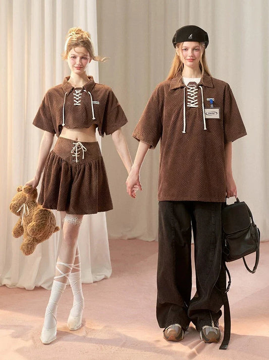 レースアップショートトップ + フレアスカート + レースアップオーバーポロTシャツ