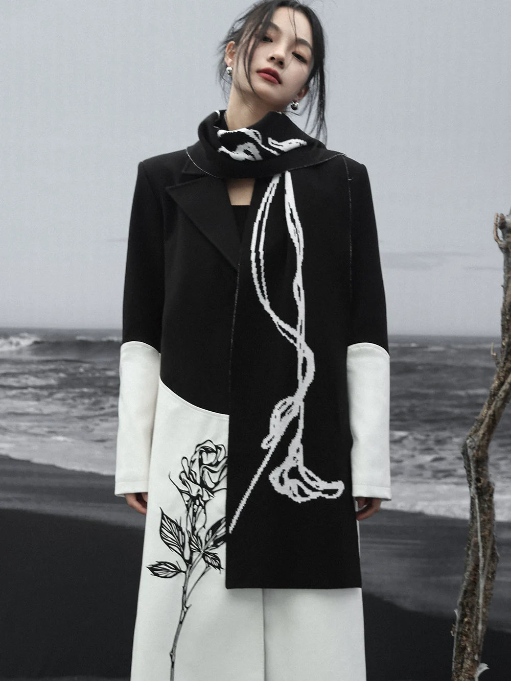 Scarf White Contrast Knit Black and Design Shawl