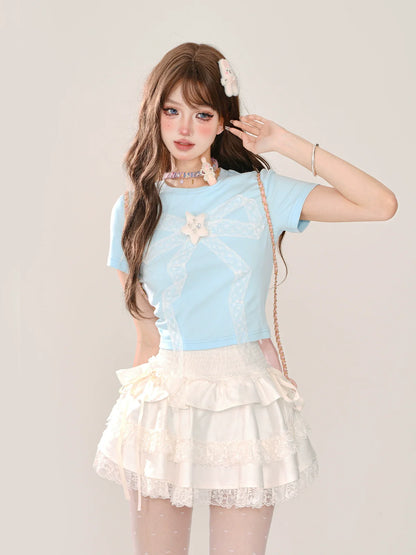 Eisblaues Spitzentop mit schmaler Passform