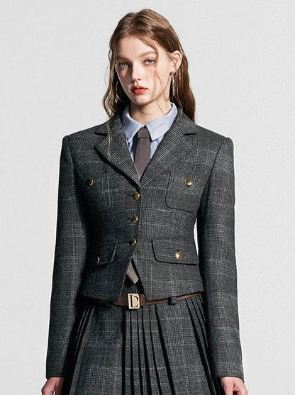 Rockanzug kariert + Phantomgraue Jacke kurz plissiert