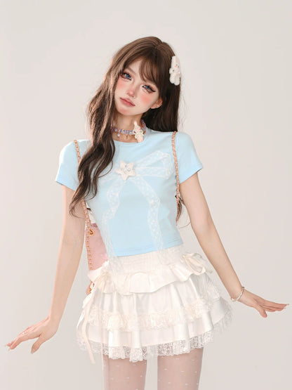 Eisblaues Spitzentop mit schmaler Passform