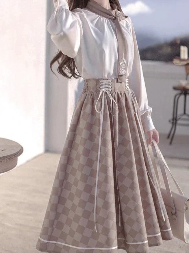 Kurzer Rockanzug + Hemd mit Rosenkaromuster + Retro-Krawattenbrosche + Schleife, französische Jacke mit Schnürung