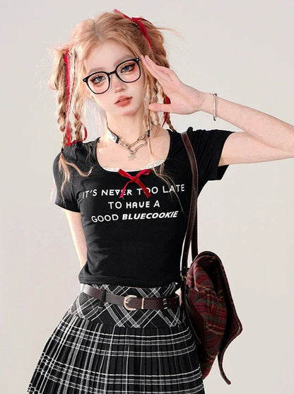 リボン ブラック ジェネレーション クロップド ロゴ ファースト Tシャツ